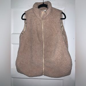 Goodnight macaroon tan Sherpa vest‎ size small